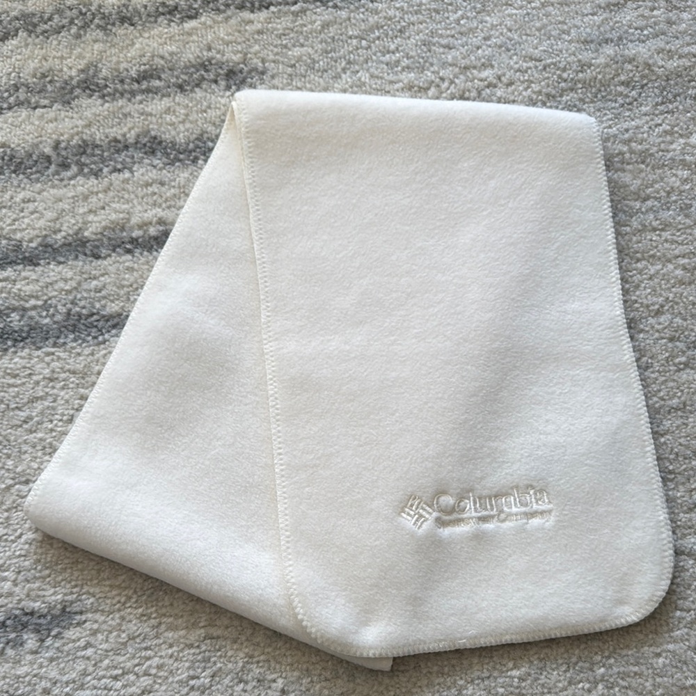 Columbia White Scarf